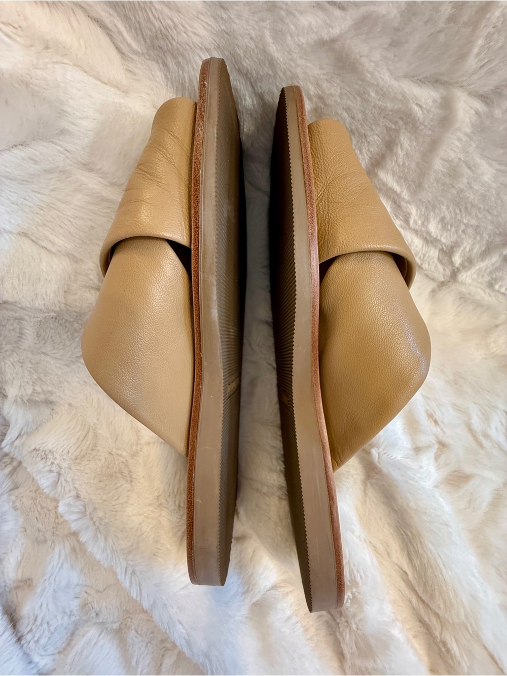 Everlane Day Crossover Sandal in Light Taupe, size 5 EUC - Picture 4 of 6